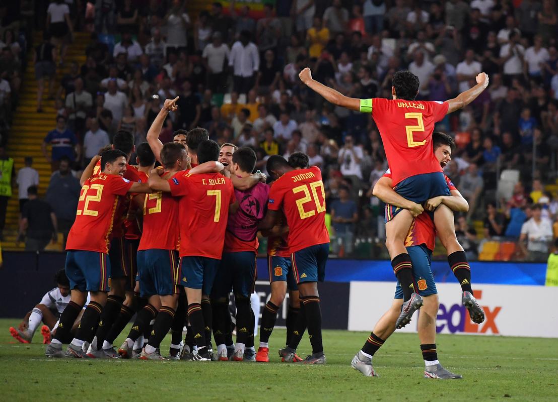 2008欧洲杯西班牙训练（2008欧洲杯西班牙首发）